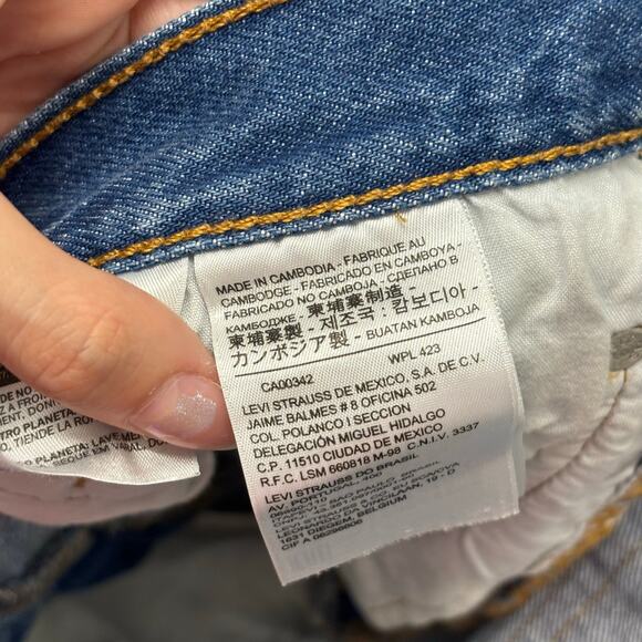 Levis Shorts‎ Premium 501 Blue Womens 31 Button Fly Distressed Denim Jean Jorts - Picture 4 of 12